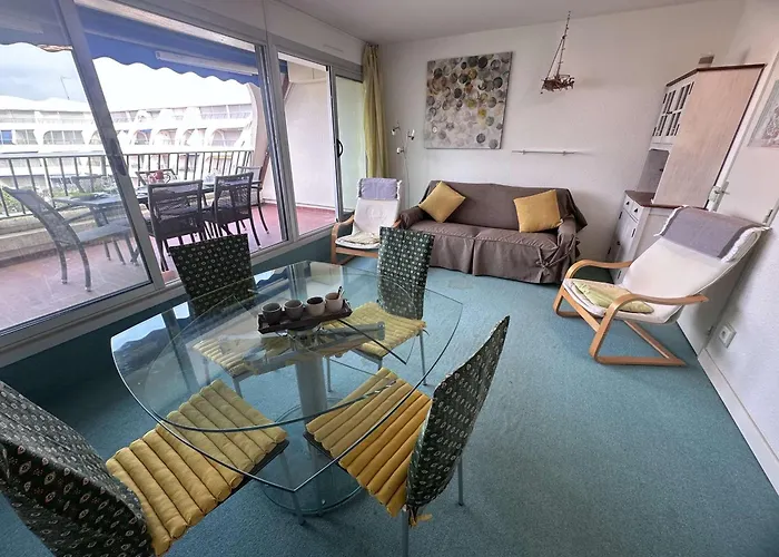 3 Pieces Pour 4 Avec Terrasse Vue Port - Fr-1-731-145 * Le Grau-du-Roi