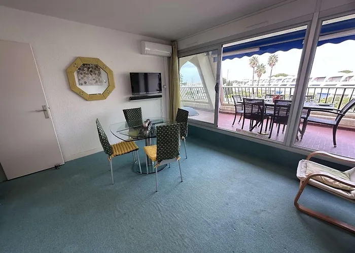 3 Pieces Pour 4 Avec Terrasse Vue Port - Fr-1-731-145 * Le Grau-du-Roi